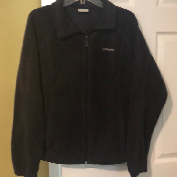 Columbia Jackets & Blazers - Woman’s Columbia gray Fleece jacket in XL.